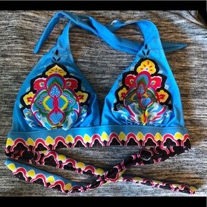 Multicolor two piece bathing suit!